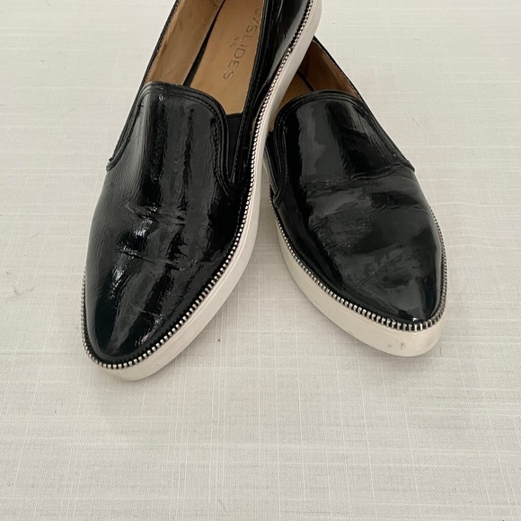 J Slides Dabble Classy Sneaker - Picture 5 of 5